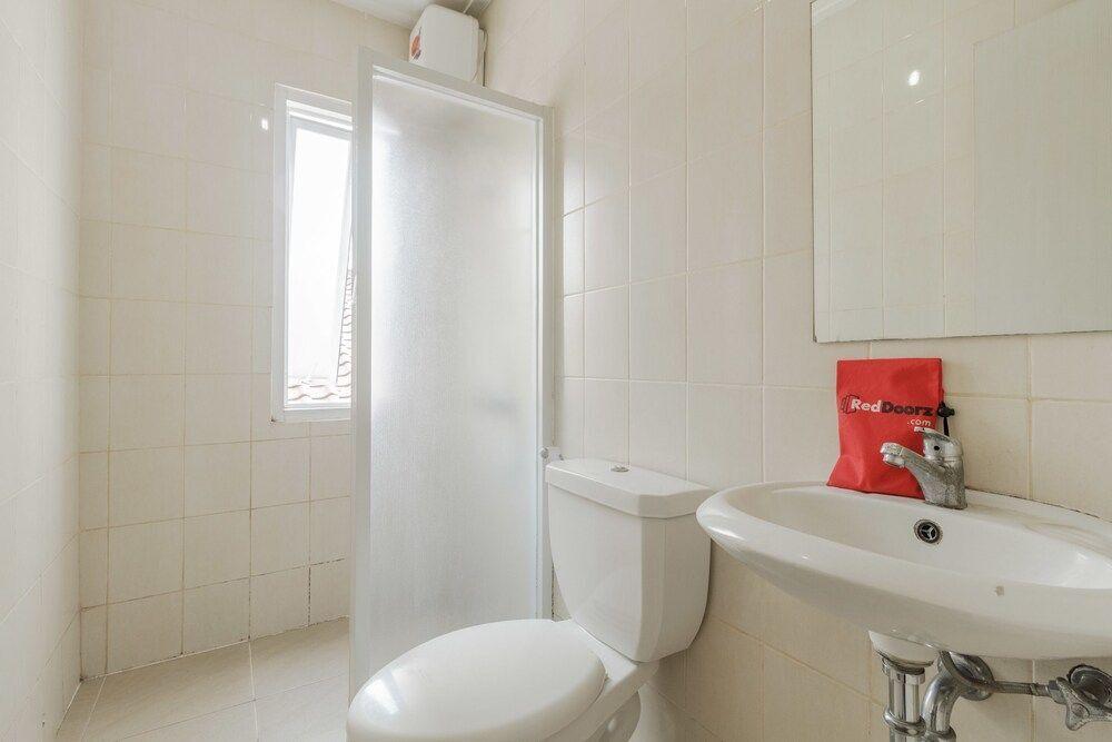 Джакарта: Residences by RedDoorz near Setiabudi One Mall