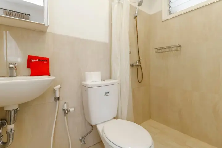 Джакарта: RedDoorz Plus @ Tendean