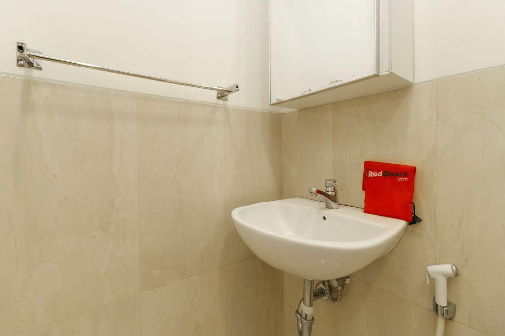 Джакарта: RedDoorz Plus @ Tendean