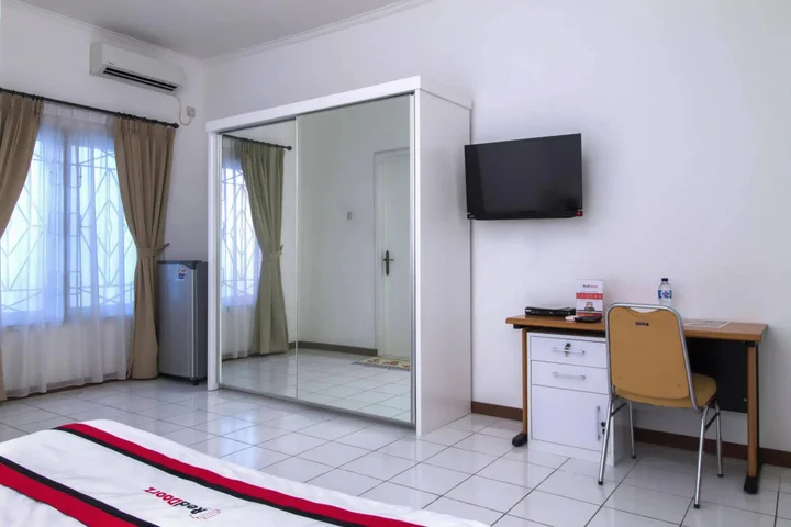 Джакарта: RedDoorz Plus @ Tendean
