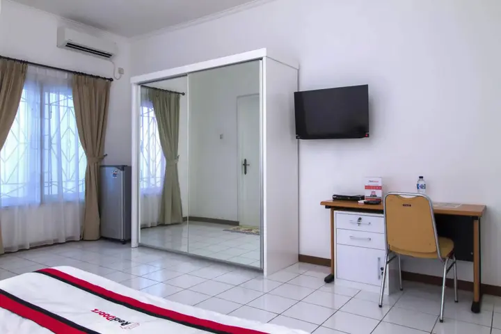 Джакарта: RedDoorz Plus @ Tendean