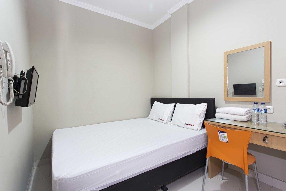 Джакарта: RedDoorz @ Mangga Besar
