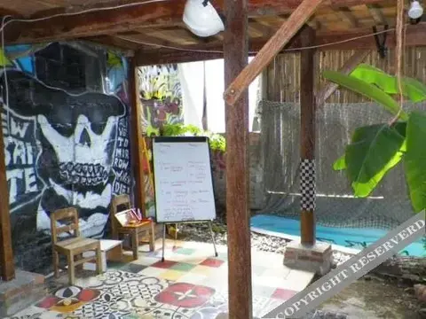 Батуретно: House of Nasi Bungkus