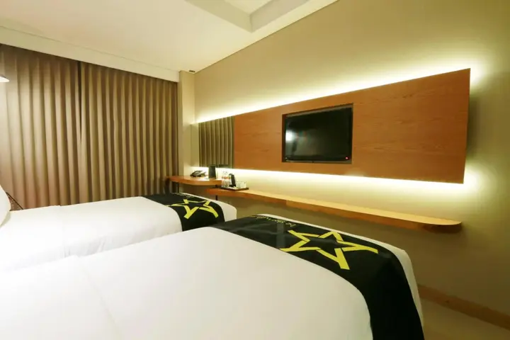 Депок: Yellow Star Hotel Gejayan
