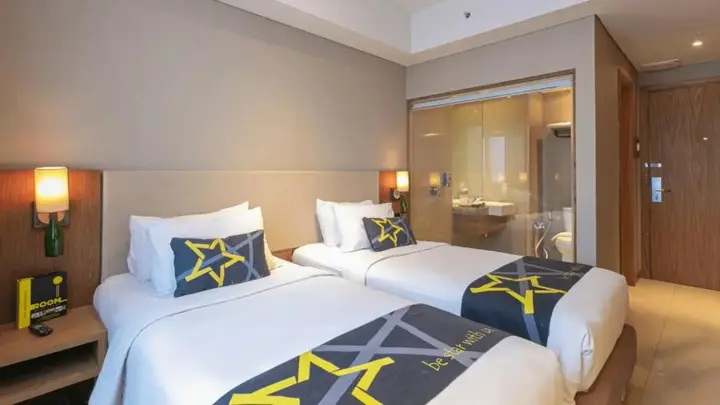 Депок: Yellow Star Hotel Gejayan