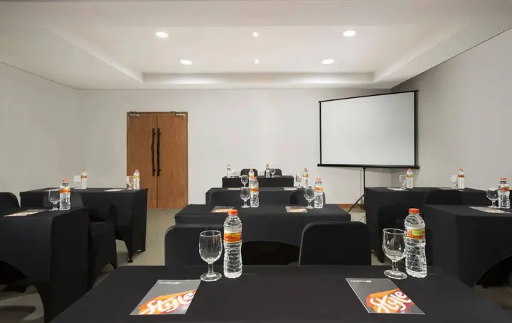 Депок: Yellow Star Hotel Gejayan