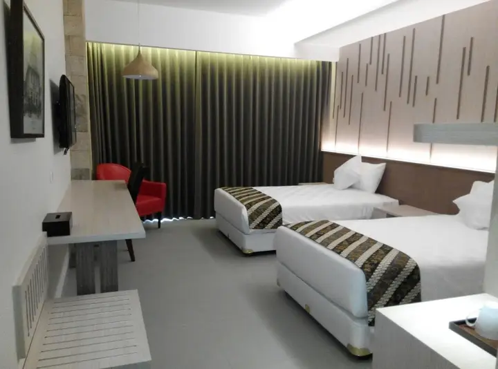 Сукохарджо: Grand Laguna Hotel & Villa