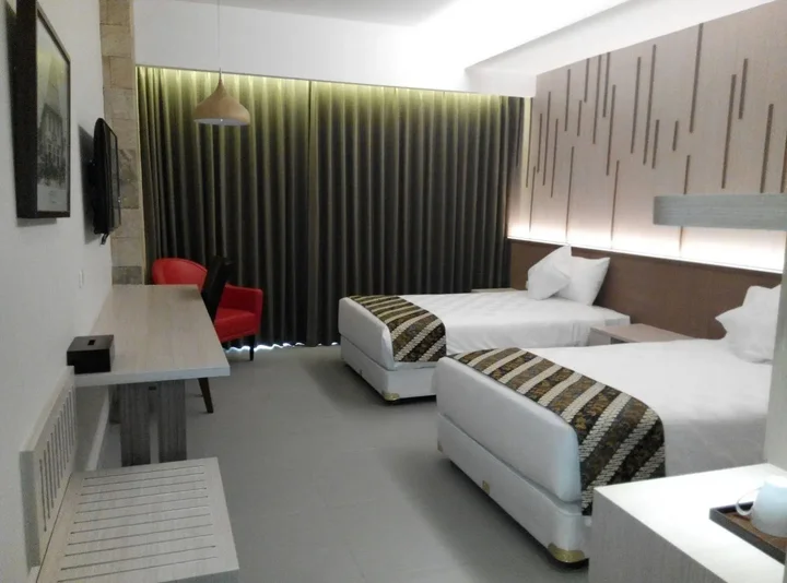 Сукохарджо: Grand Laguna Hotel & Villa