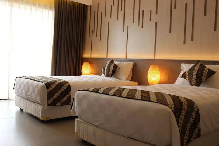 Сукохарджо: Grand Laguna Hotel & Villa