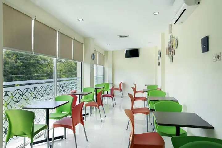 Депок: Rivisha Hotel