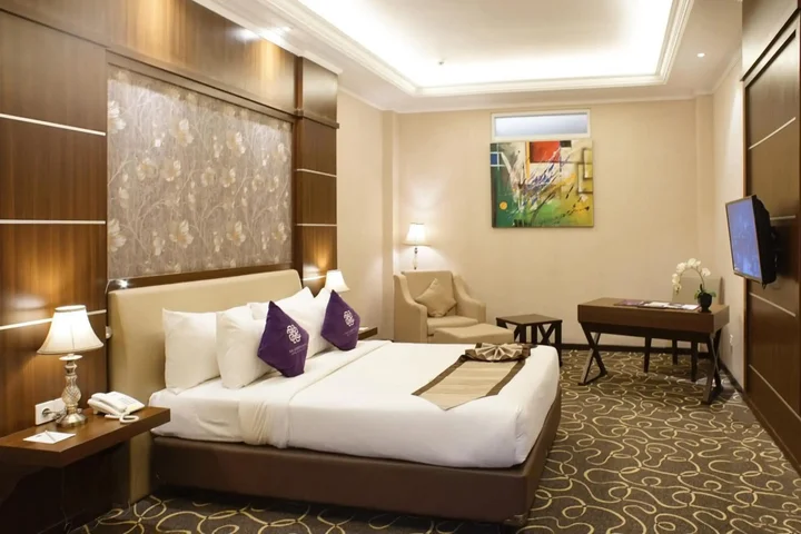 Суракарта: Adhiwangsa Hotel & Convention Hall