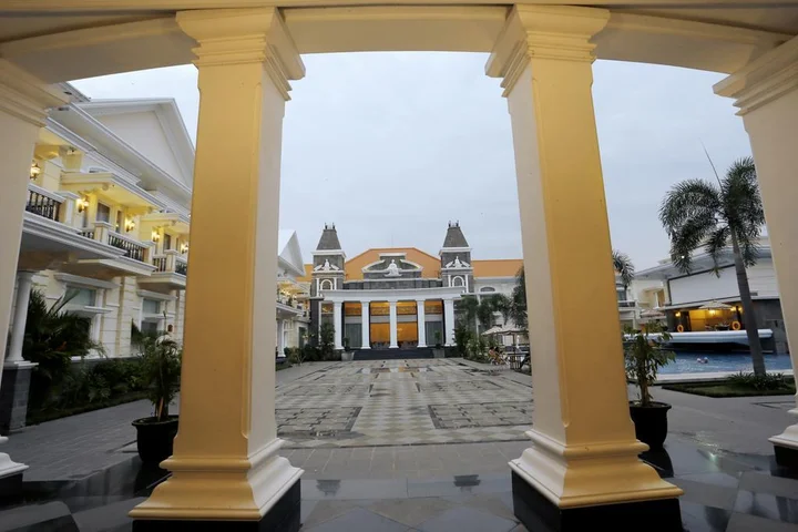 Суракарта: Adhiwangsa Hotel & Convention Hall