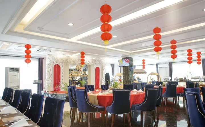 Суракарта: Adhiwangsa Hotel & Convention Hall