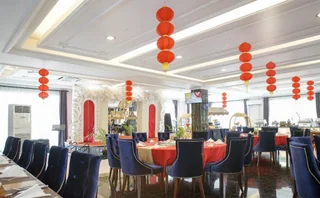 Суракарта: Adhiwangsa Hotel & Convention Hall
