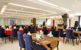 Суракарта: Adhiwangsa Hotel & Convention Hall
