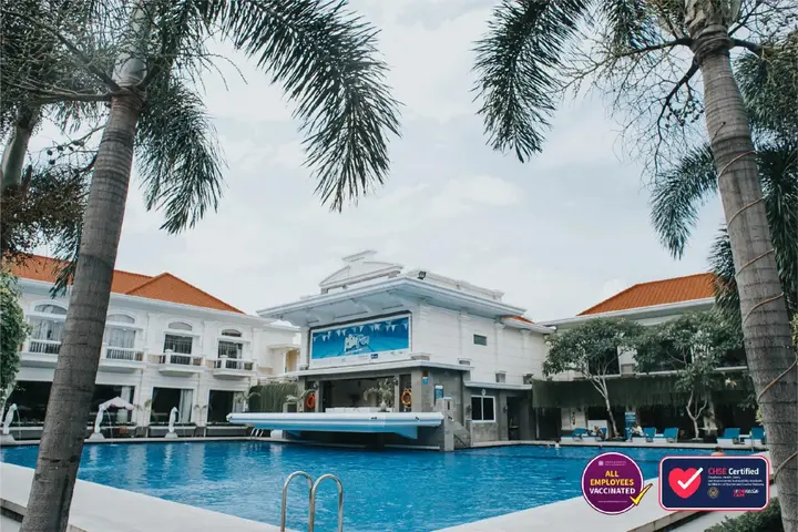 Суракарта: Adhiwangsa Hotel & Convention Hall