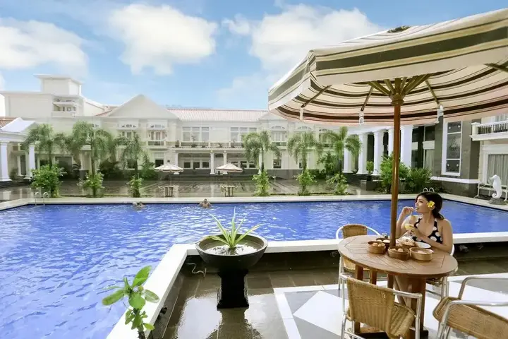 Суракарта: Adhiwangsa Hotel & Convention Hall