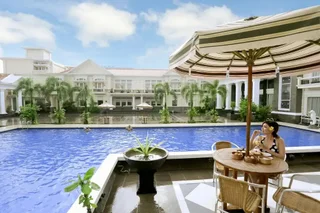 Суракарта: Adhiwangsa Hotel & Convention Hall