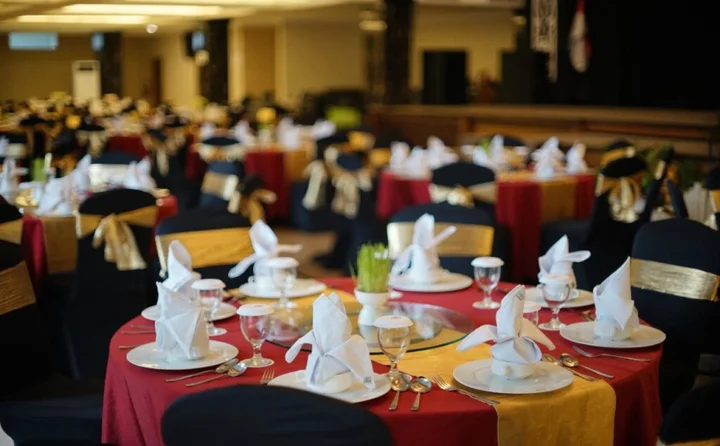 Суракарта: Adhiwangsa Hotel & Convention Hall