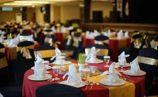 Суракарта: Adhiwangsa Hotel & Convention Hall