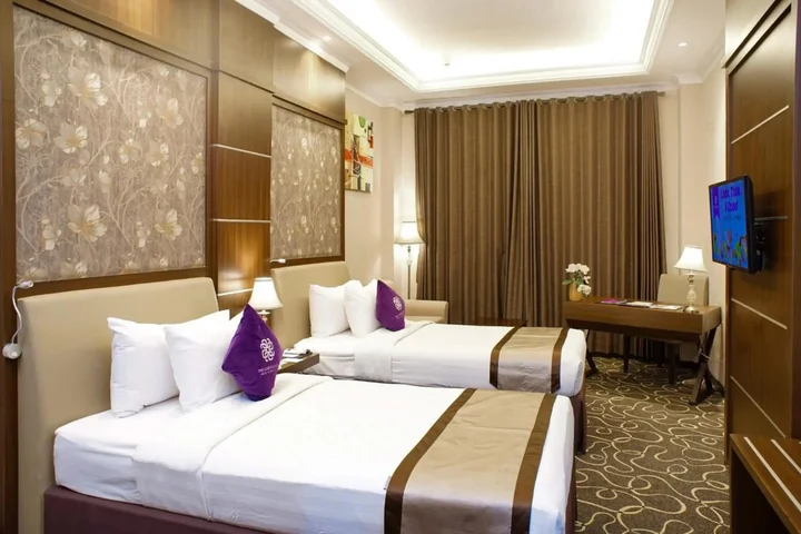Суракарта: Adhiwangsa Hotel & Convention Hall
