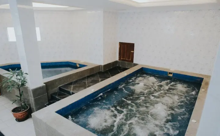 Суракарта: Adhiwangsa Hotel & Convention Hall