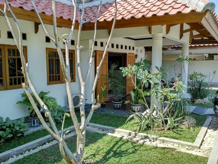Сурабая: Santo Guest House
