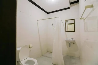 Сурабая: Santo Guest House