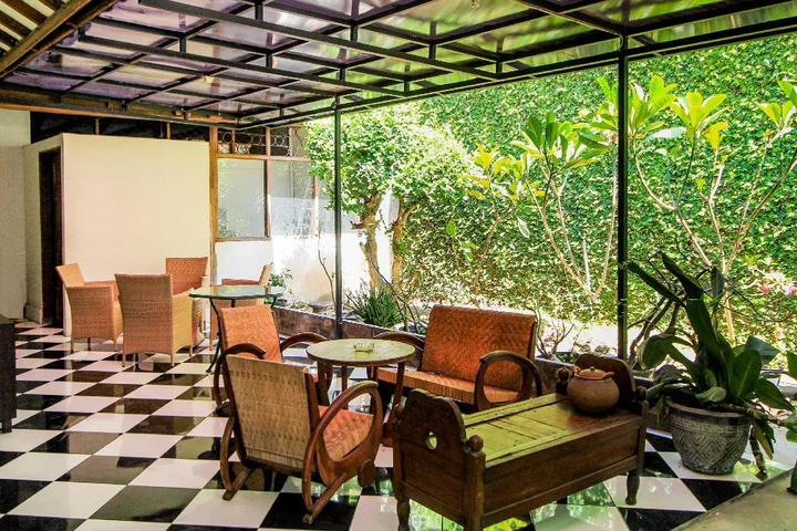 Сурабая: Santo Guest House