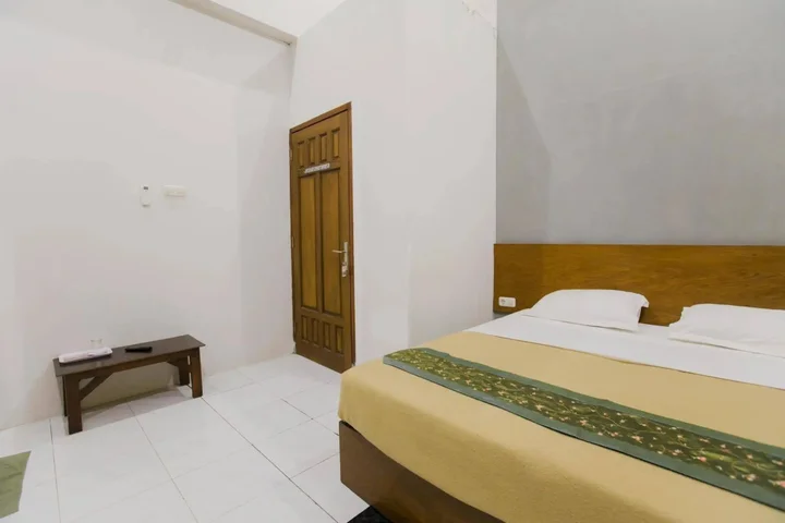 Сурабая: Santo Guest House