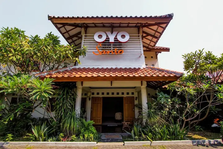 Сурабая: Santo Guest House