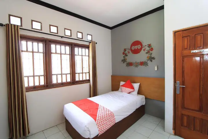Сурабая: Santo Guest House