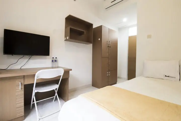 RedDoorz Plus near Lippo Karawaci — фото 1