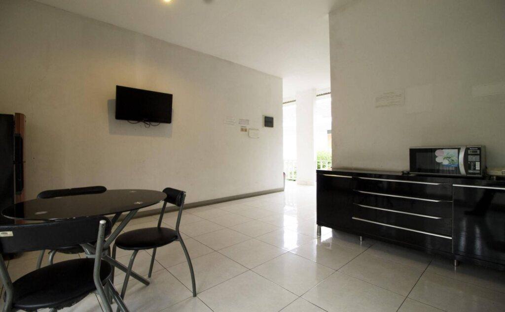 Тангеранг: RedDoorz Plus near Lippo Karawaci
