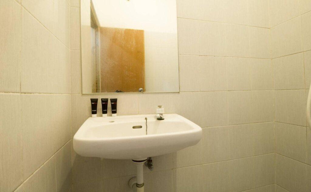 Тангеранг: RedDoorz Plus near Lippo Karawaci