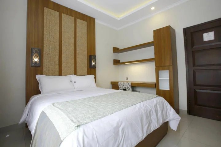Депок: RedDoorz Plus @ Rumah Kandjani