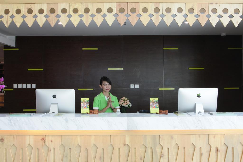 Джакарта: MaxOneHotels.com at Kramat