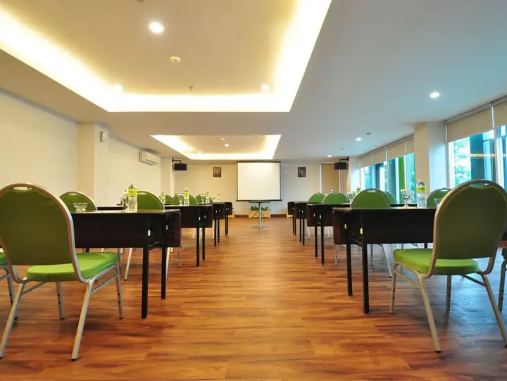 MaxOneHotels.com at Kramat — фото 5