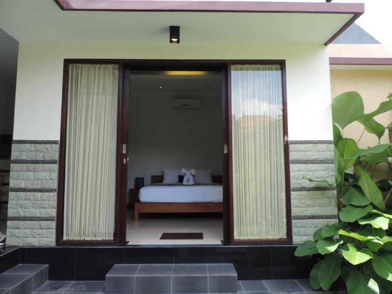 Сукавати: Nini Negari Villa