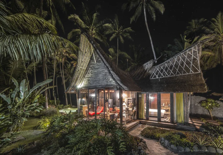 Табанан: Absolute Beachfront Romantic Villa Laut