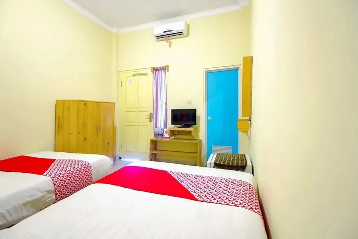 Депок: RedDoorz near Amikom Yogyakarta 3