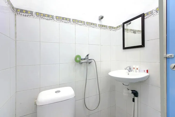 Депок: RedDoorz near Amikom Yogyakarta 3