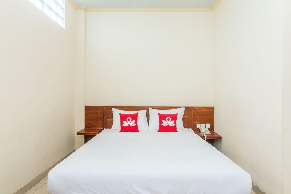 Денпасар: ZenRooms Denpasar ByPass Suwung