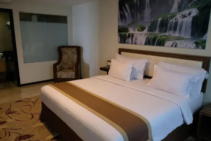 Макассар: Travellers Hotel Phinisi