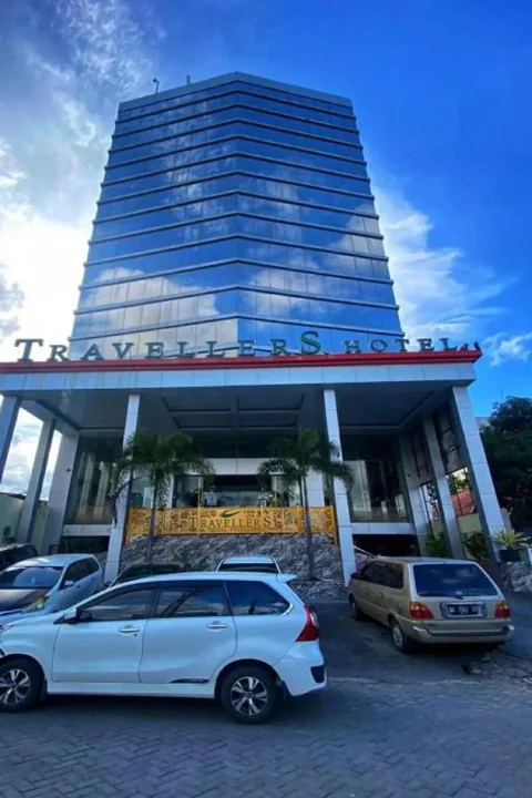 Макассар: Travellers Hotel Phinisi