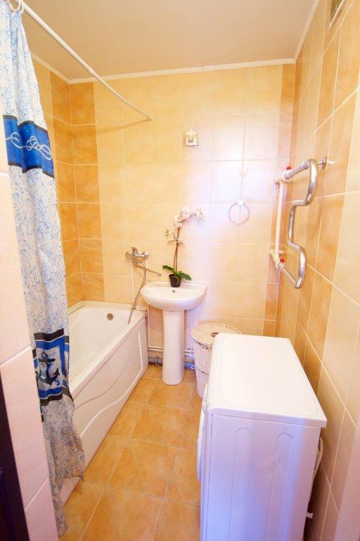 Красноярск: Na Aviatorov 38 -3 Apartments