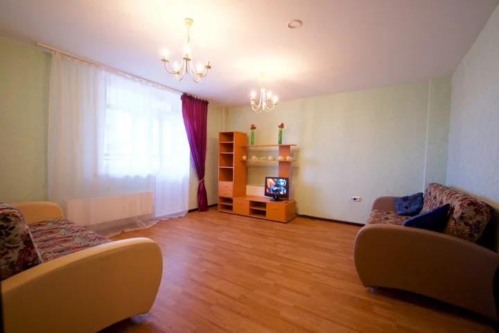 Красноярск: Na Aviatorov 38 -3 Apartments