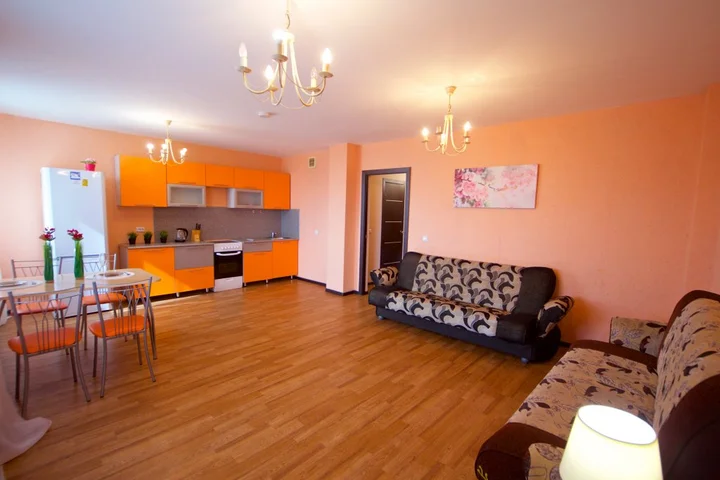 Красноярск: Na Aviatorov -4 Apartments
