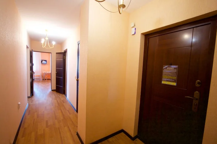 Красноярск: Na Aviatorov -4 Apartments