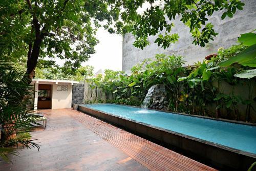 Джакарта: ZEN Premium Kemang Pejaten